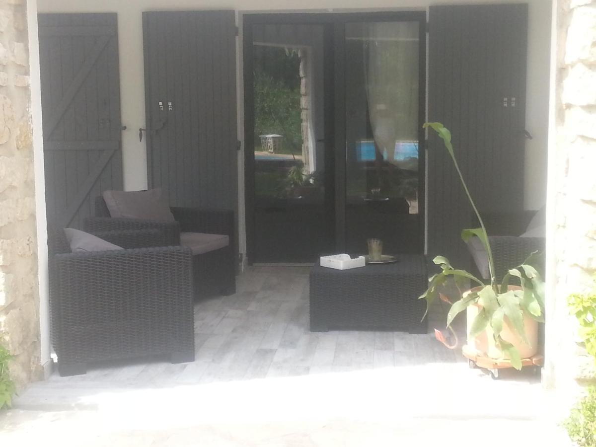 Sous Le Murier Bed & Breakfast *